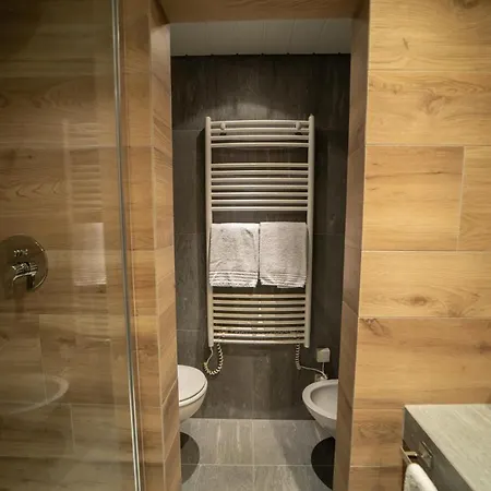 Presso Europa Apartament *